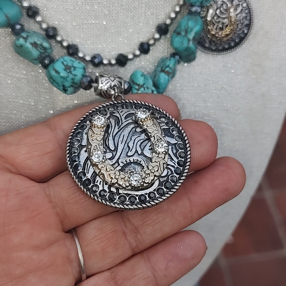 Western style Turquoise Horseshoe necklace w rhinestones and matching earrings - Picture 2 of 7